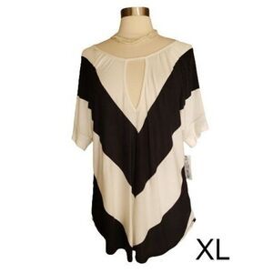 Women's Blouse Black and White Key Hole Lightweight Flowy Blouse Top XL NWT